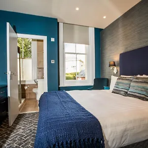 No5 Durley Road - Contemporary Serviced And Hotel
